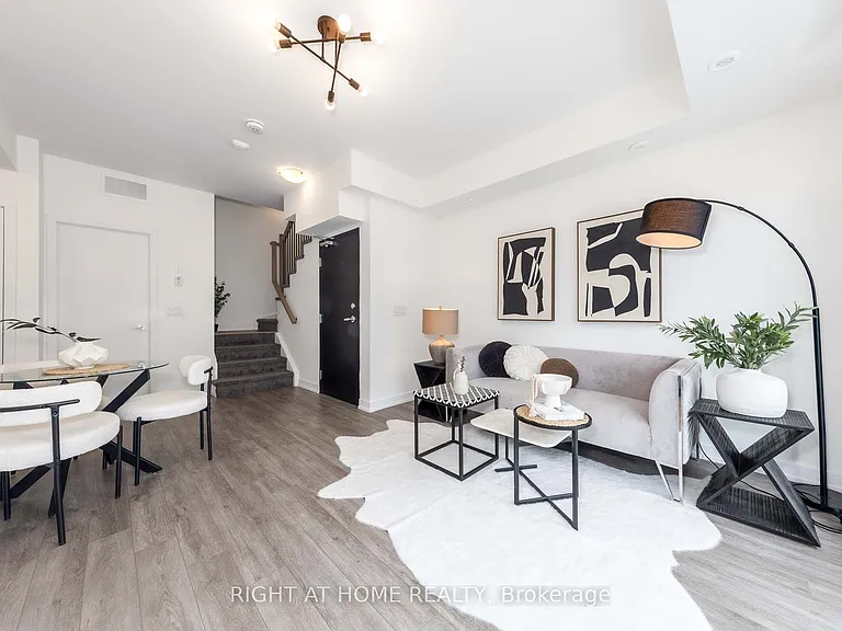 871 Sheppard Ave W #33 — Photo 6