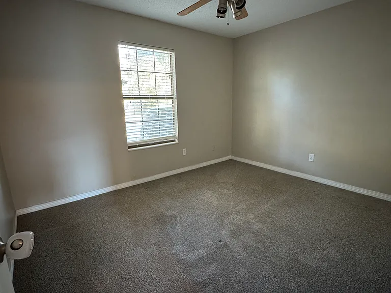 2860 Villa Woods Cir #2860 — Photo 7