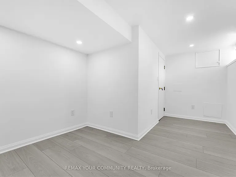 39 Veerland Dr #BASEMENT — Photo 19