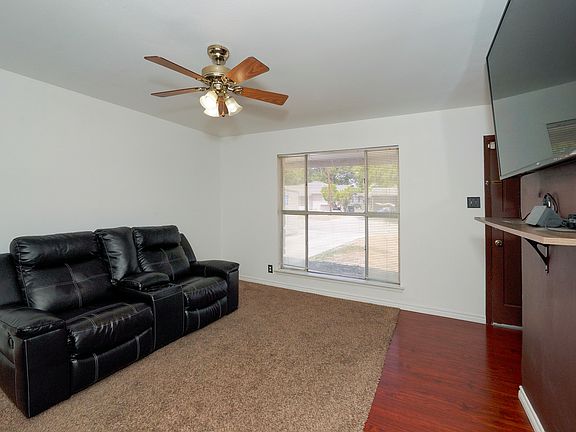 5th image of 218 WESTWAY DR