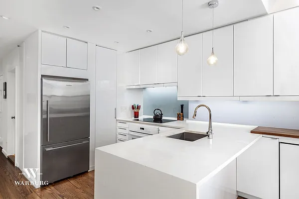 Sold by Warburg | media 2