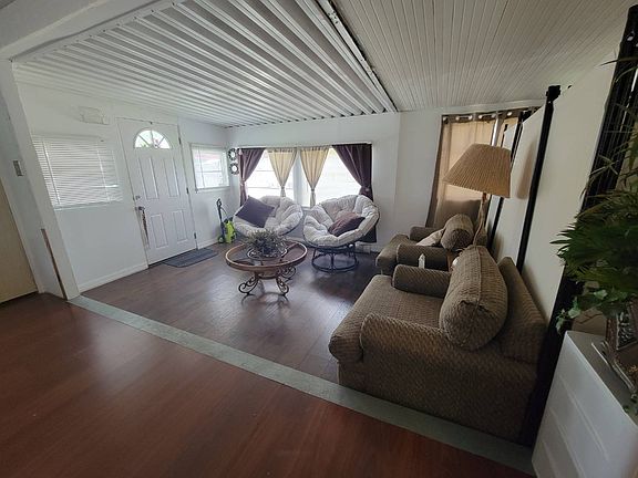 2nd image of 708 Satsuma St