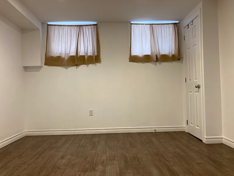 318 Bridgeport Rd E #1 — Photo 1