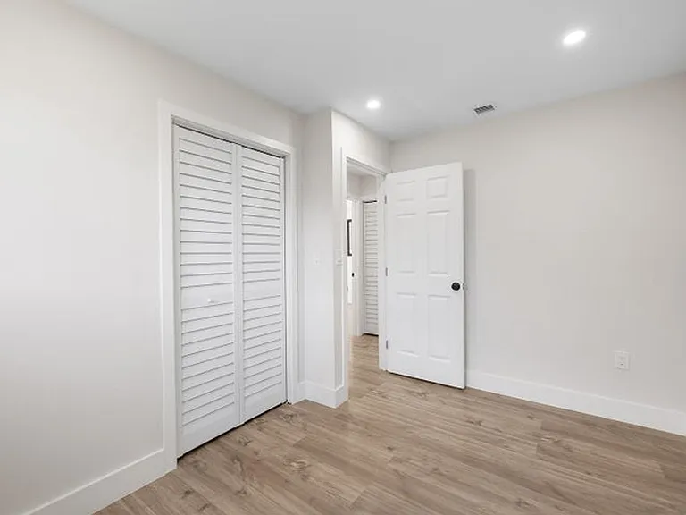 1522 NW 41st St — Photo 12