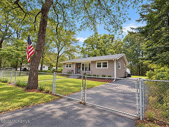 2nd image of 521 Ridgeview Avenue