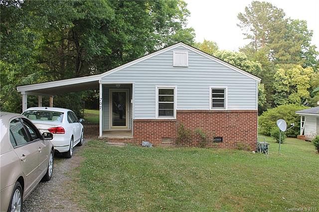 1st image of 207 Crescent Dr