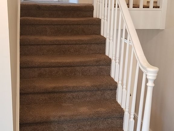 3rd image of 104 Mill Run Pl