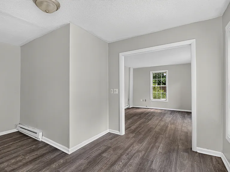 85 Vernon Ave #2 — Photo 16