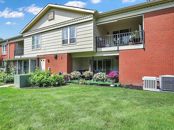 5th image of 7453 Lions Head Dr