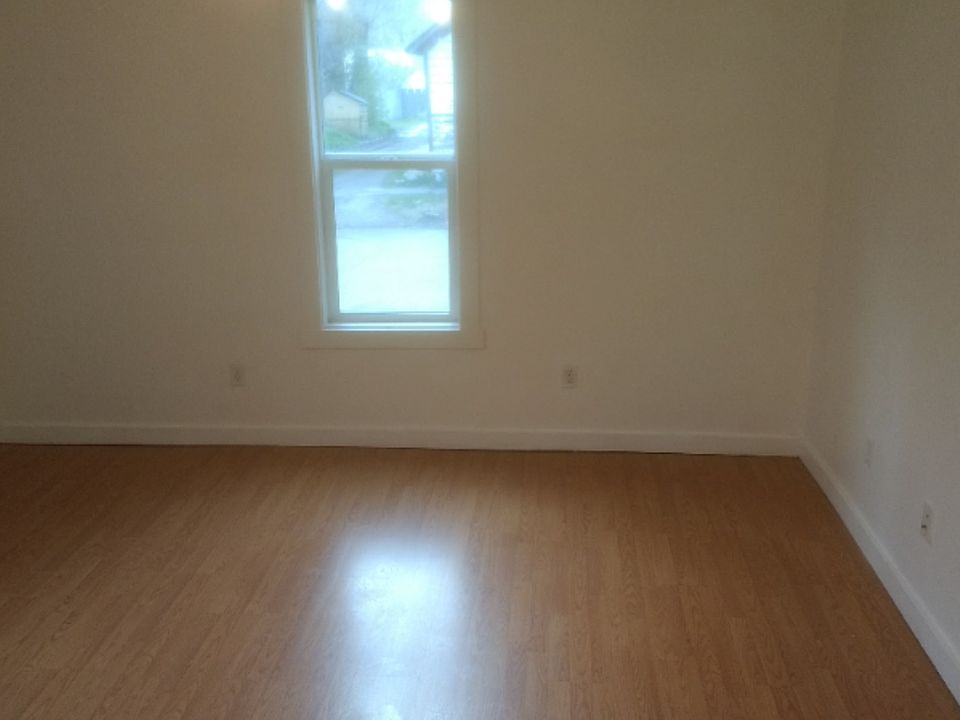 1st image of 445 Chamberlain Ave