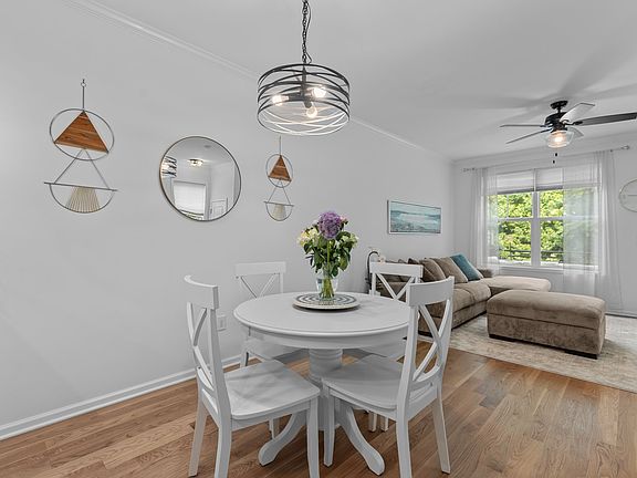 3rd image of 1539 Crafton Way