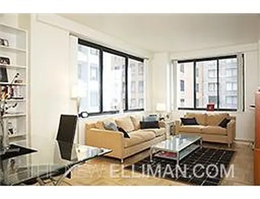 Rented by Douglas Elliman | media 27