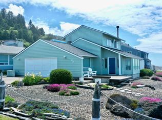 96 Surfside Dr, Yachats, OR 97498
