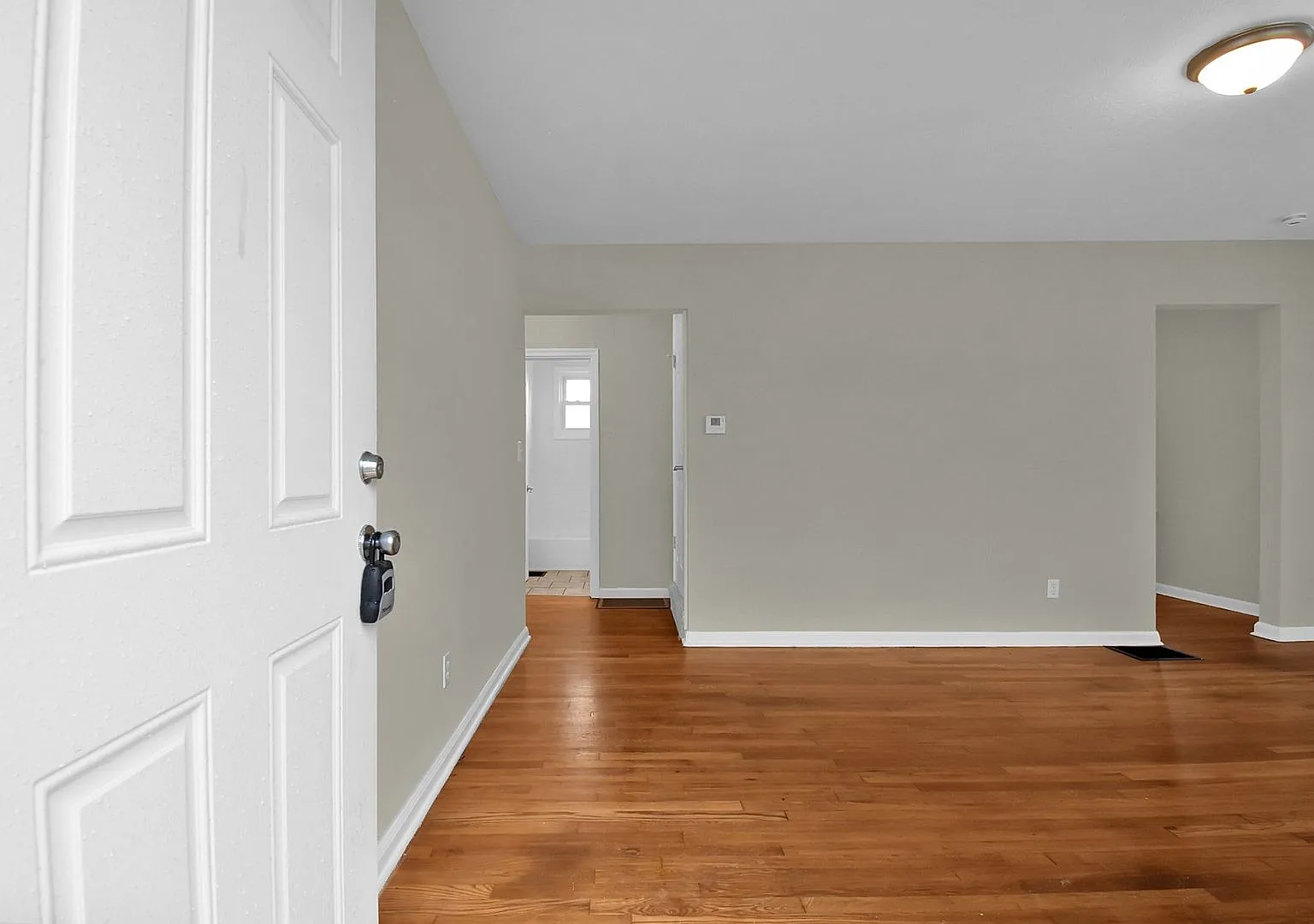 3 Bedroom Home For Rent — Photo 4