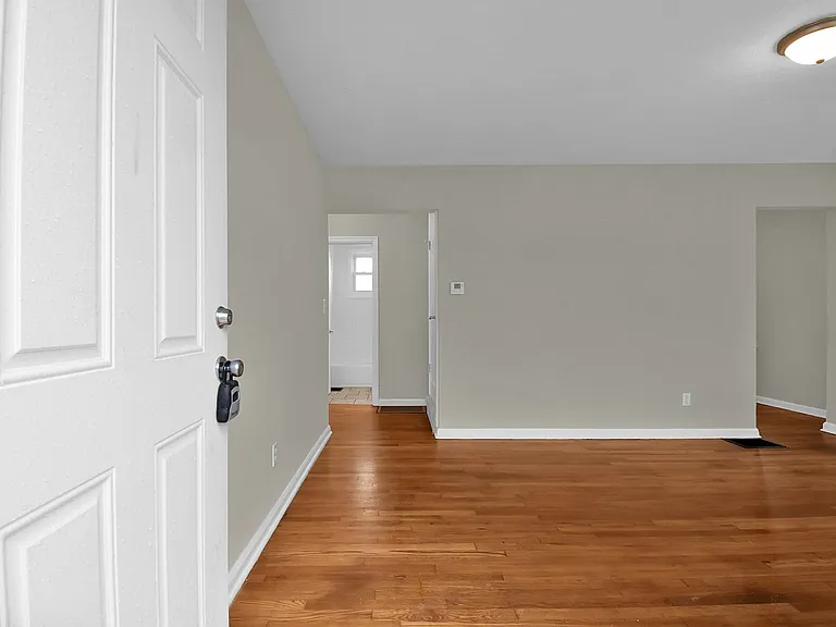 2566 Atwood Ter — Photo 4