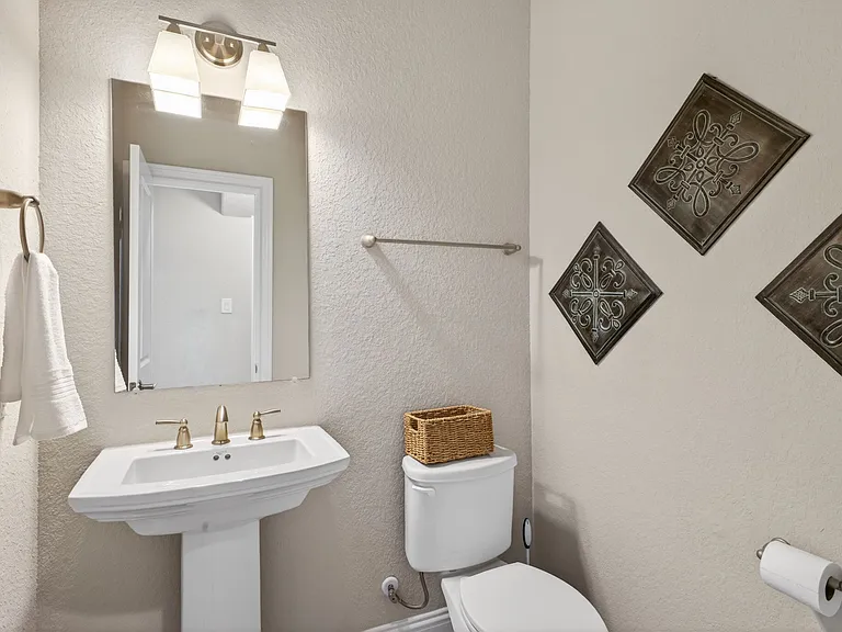 29802 Norwood Canyon Ln — Photo 11