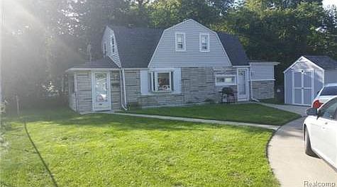 1st image of 6384 Glenis St