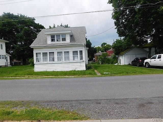 1st image of 2669 Lincoln St