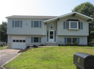 9 Acorn Ave, Middletown, NY 10941