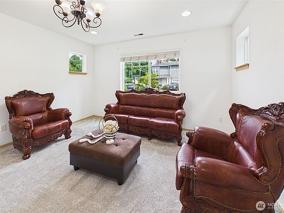 4th image of 3908 153rd Pl SE