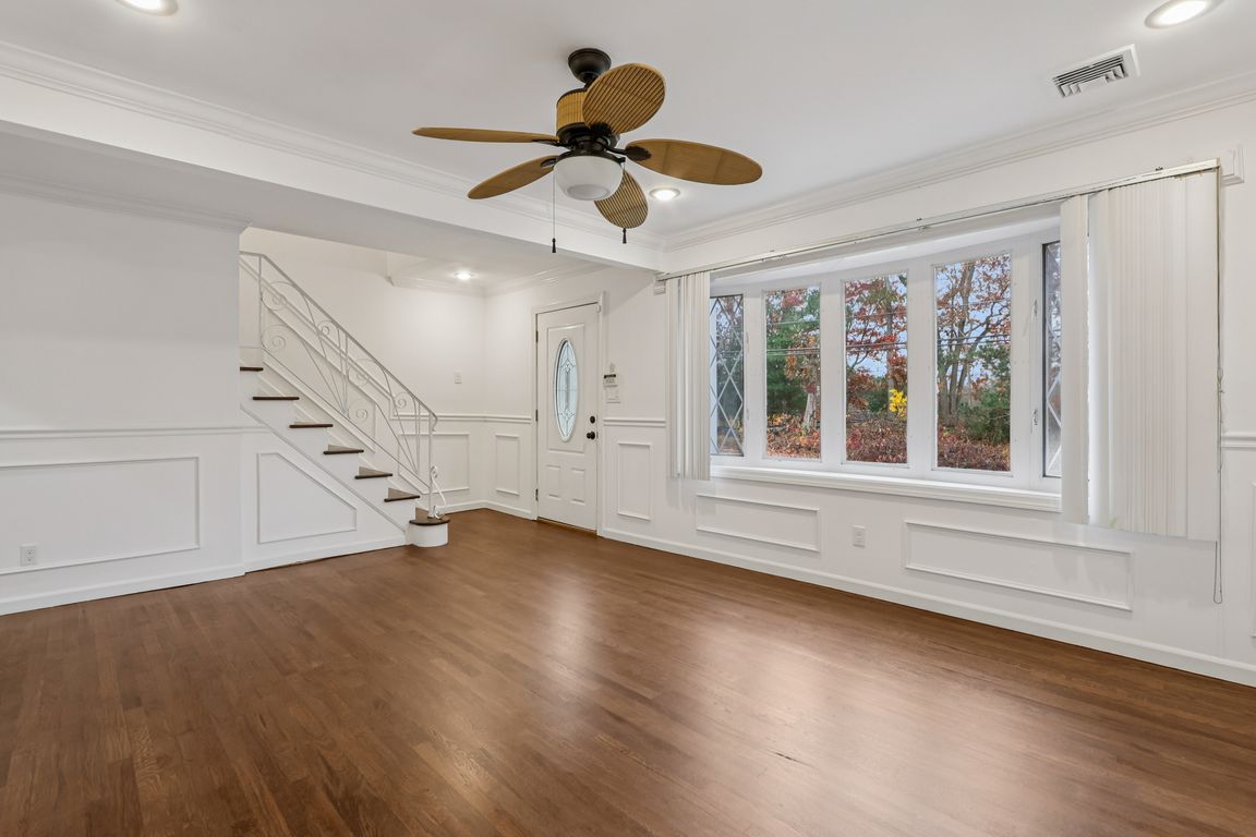 next background image