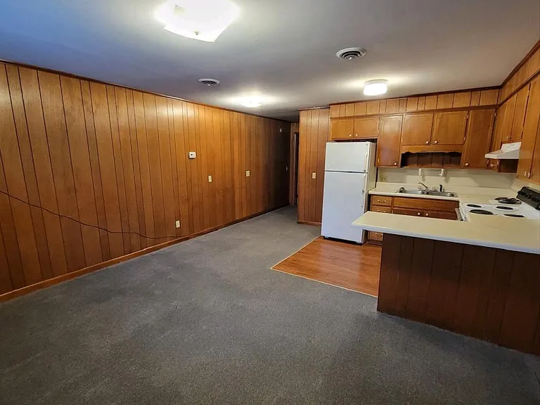 45 Woodcott Rd — Photo 3