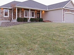 17822 157th Ter, Basehor, KS 66007