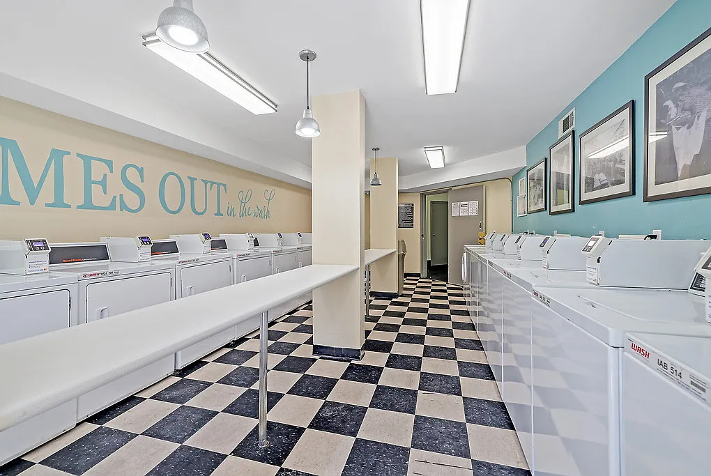 Tiffany Court — Photo 3