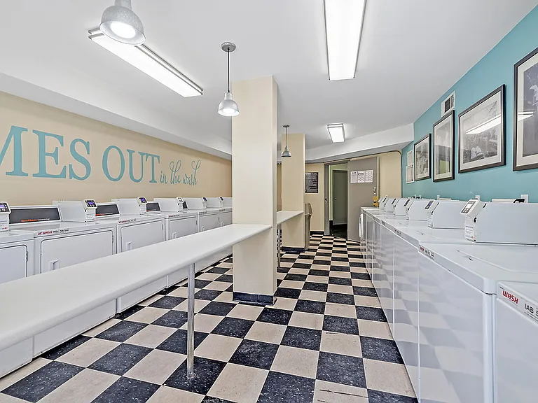 Tiffany Court — Photo 3