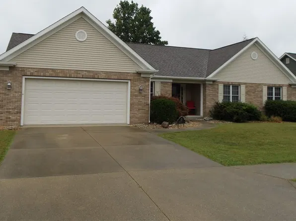 15 Ridgefield Ln, Charleston, IL 61920