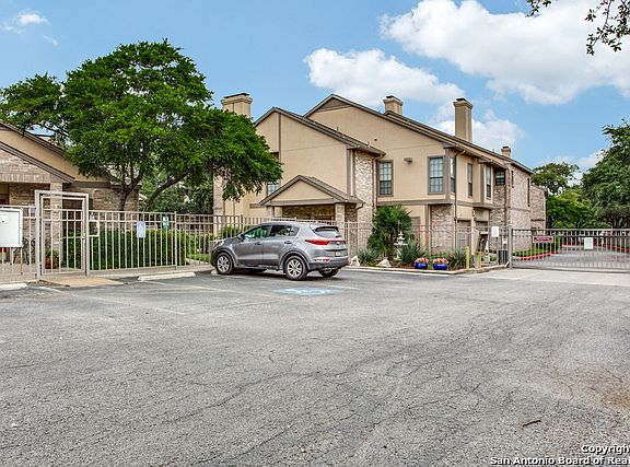 2nd image of 11839 Parliament St APT 923