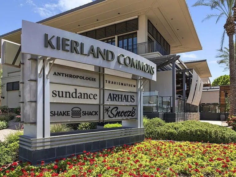CLOSE TO INCREDIBLE SHOPPING & RESTURANTS