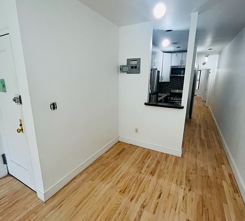 4th image of 651 9th Ave #4C
