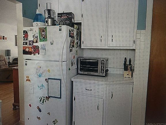 2nd image of 95 Saint Johns Ave