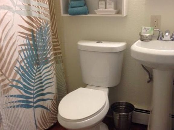 5th image of 805 S Circle Dr APT 10