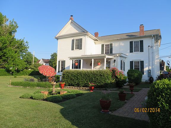 5th image of 202 Park St