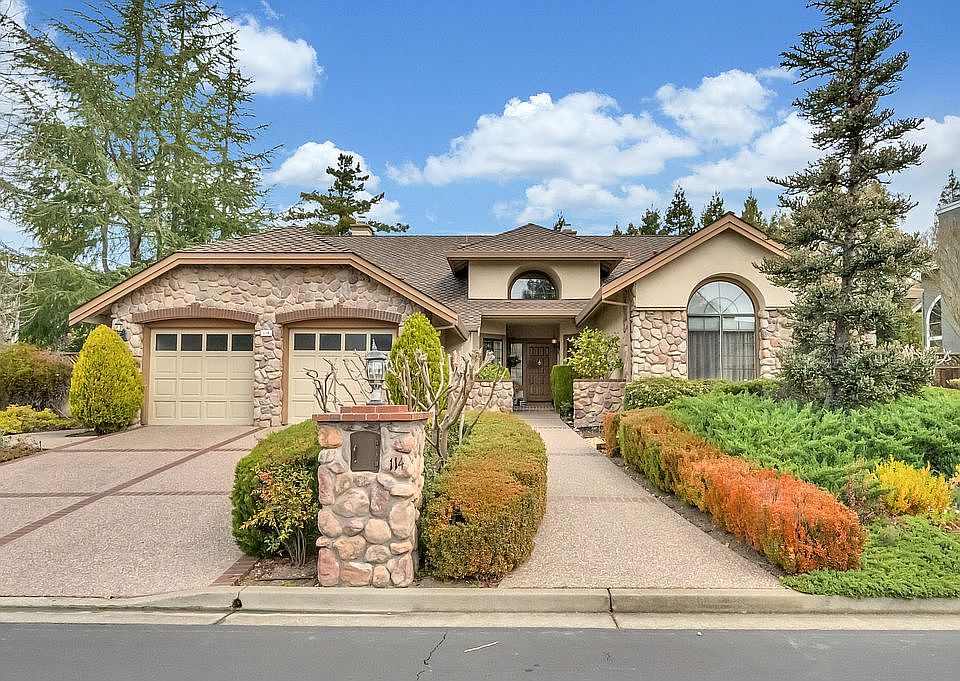 2nd image of 114 Tuscany Way
