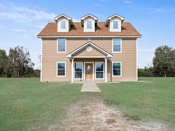 425 Jones St, Bridge City, TX 77611