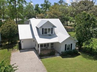 1107 Wayne St, Darien, GA 31305