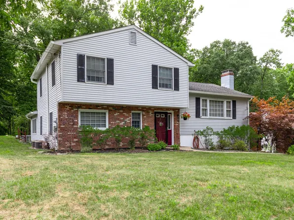 10 Dana Place, Wappingers Falls, NY 12590