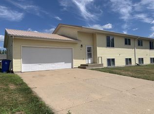 1210 Lincoln St, Vermillion, SD 57069