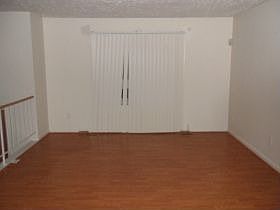 3rd image of 439 Williamstowne Ct