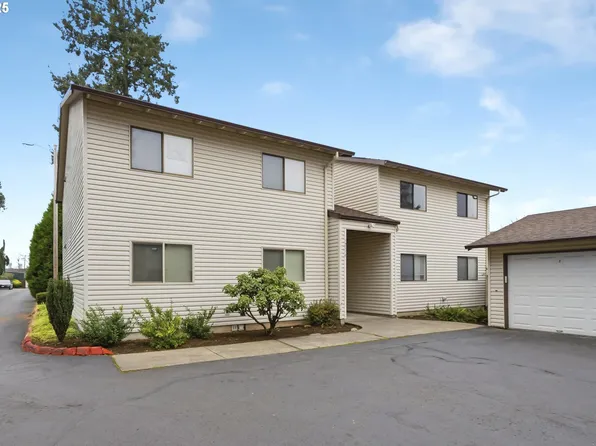 12514 SE Stark St APT D, Portland, OR 97233