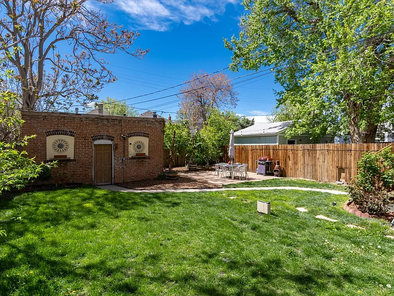 3047 N Williams St — Photo 26