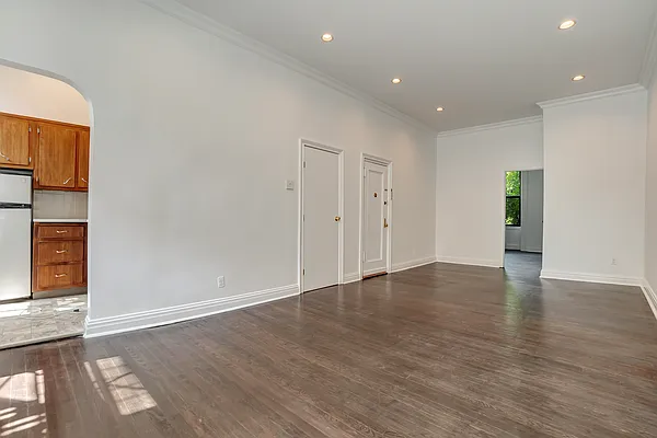 Rented by Twyford Real Estate | media 11