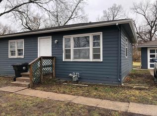 745 SE Gilmore Ave, Topeka, KS 66607