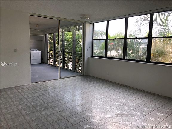 3rd image of 20381 NE 30th Ave APT 224-7