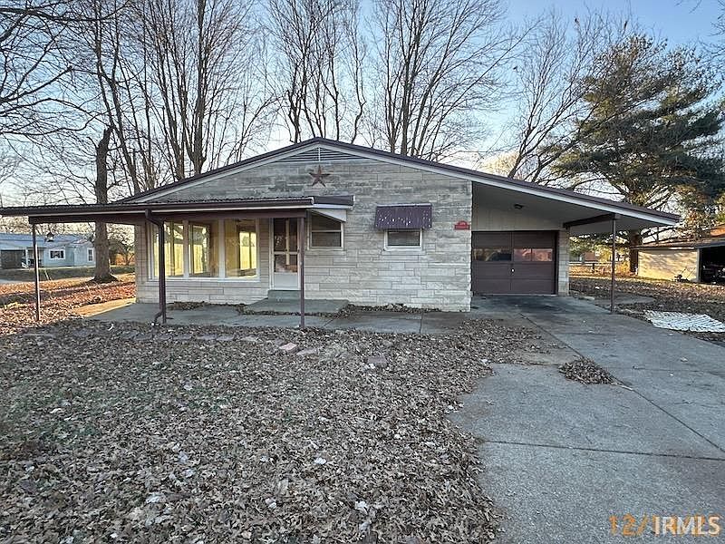 1st image of 106 N Evergreen Dr