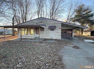106 N Evergreen Dr, Grandview, IN 47615