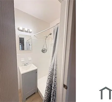 690 NE 133rd St #7 — Photo 6